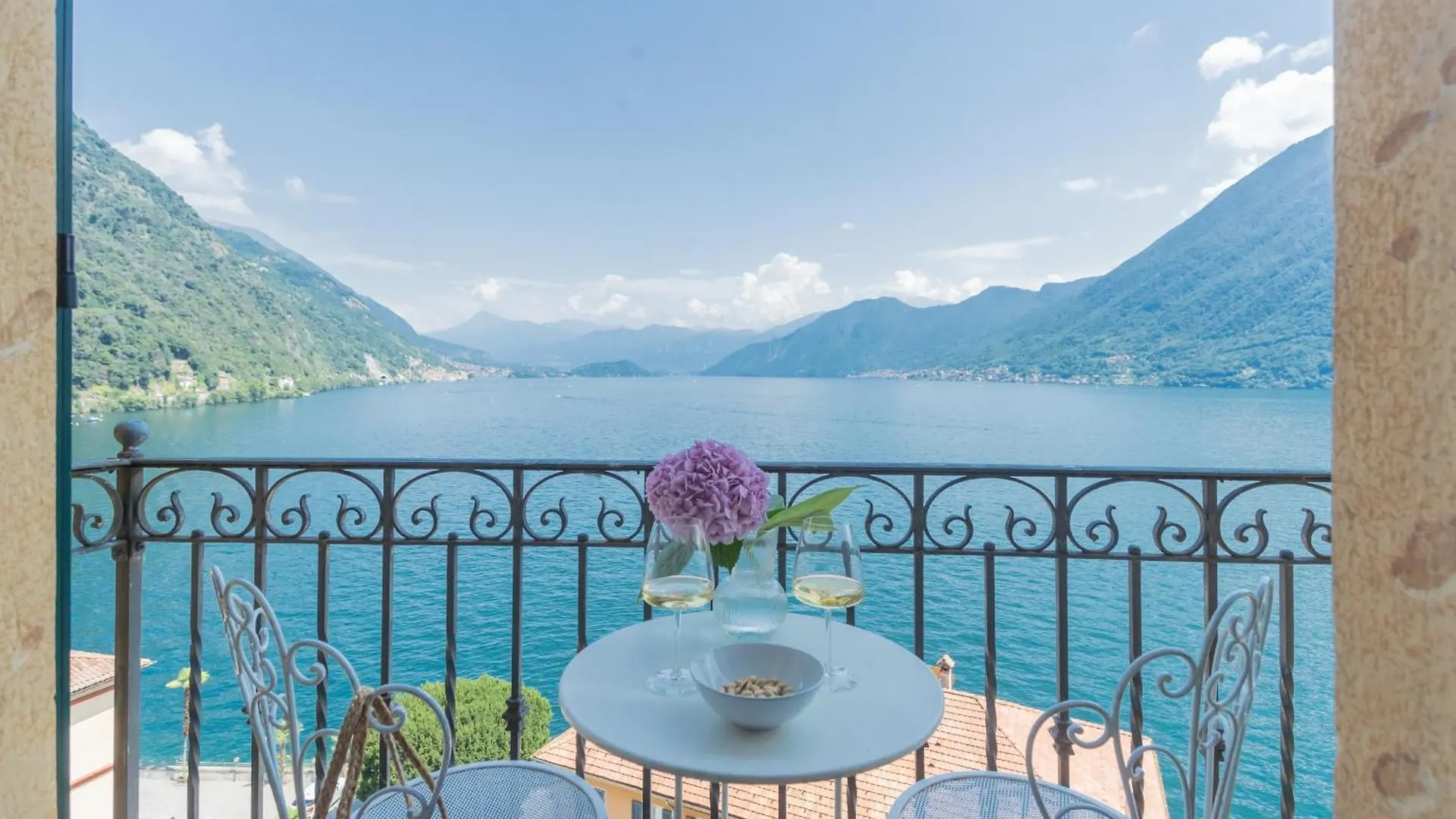 Contacten van Lakeview Paradise By Rent All Como