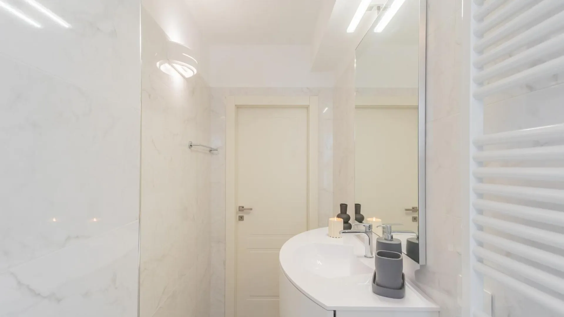ארגגנו Lakeview Paradise By Rent All Como דירה